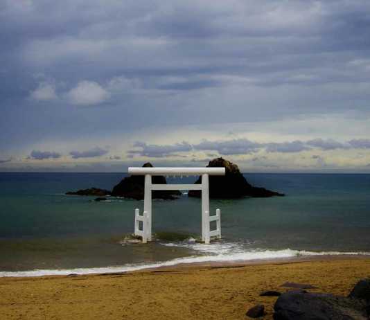 fukuoka things to do Itoshima torii gate