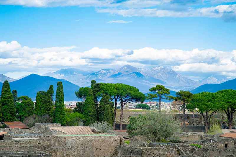 Pompeii: Small Group Tour with an Archeologist