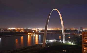 gateway arch st louis night