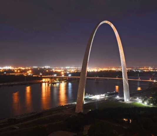 gateway arch st louis night