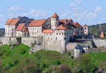 20 Incredible Castles In Germany That Will Transport You Back In Time german castles Burghausen Castle