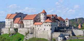 20 Incredible Castles In Germany That Will Transport You Back In Time german castles Burghausen Castle
