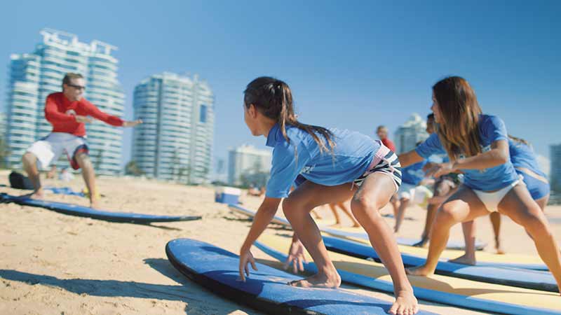 gold coast kids learning to surf