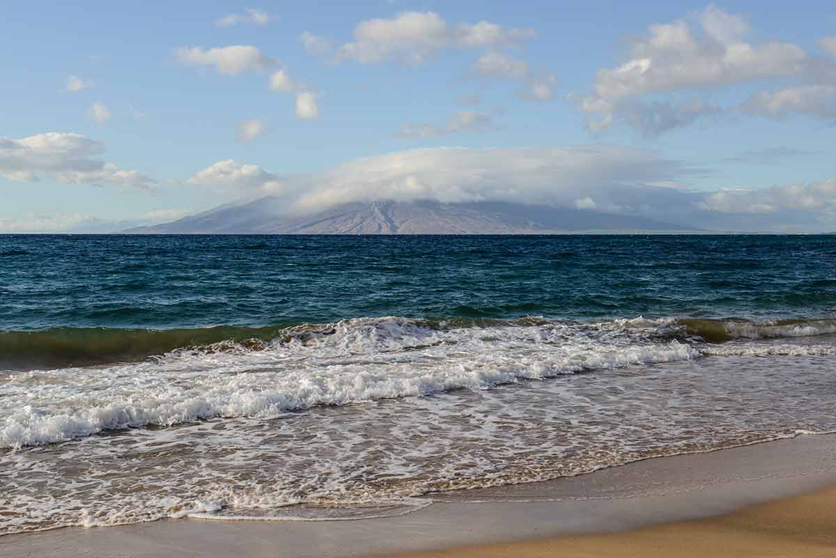 hawaii beaches Komohana Volcano viewed from Wailea Makena Hawaii