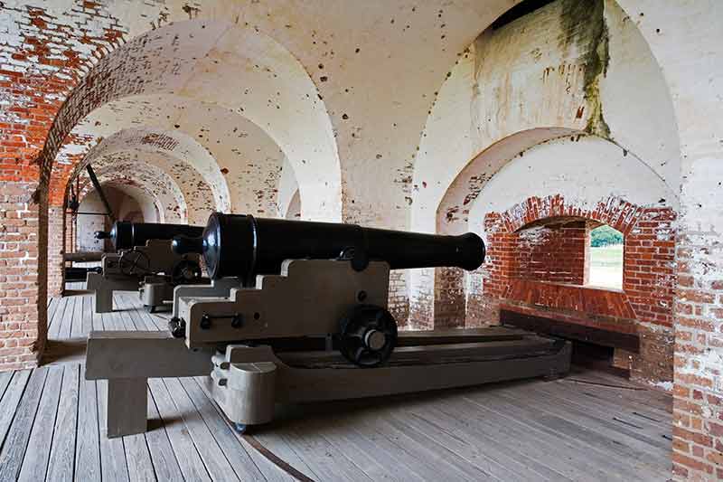 historic landmarks georgia fort pulaski cannons