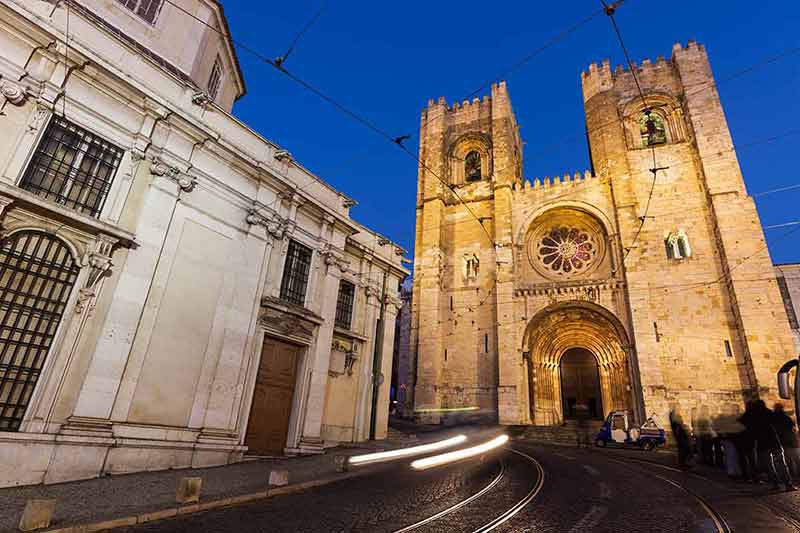 how safe is lisbon to walk at night