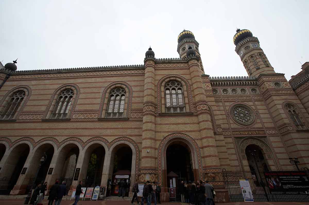 hungary national landmarks synagogue