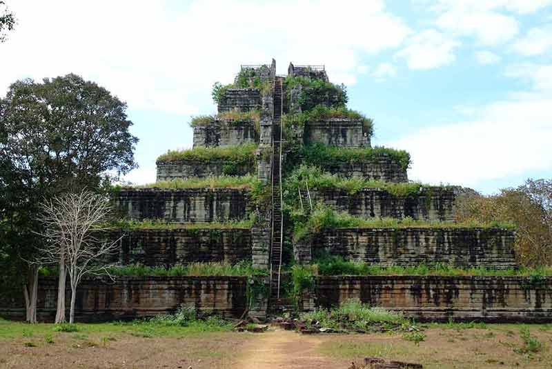 important landmarks of cambodia Prasat Thom