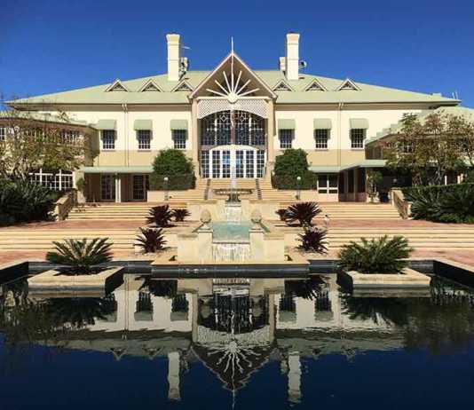 intercontinental sanctuary cove