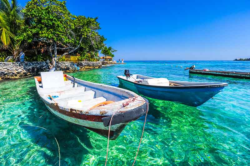Cartagena: Rosario Islands Catamaran with Lunch and Snorkel
