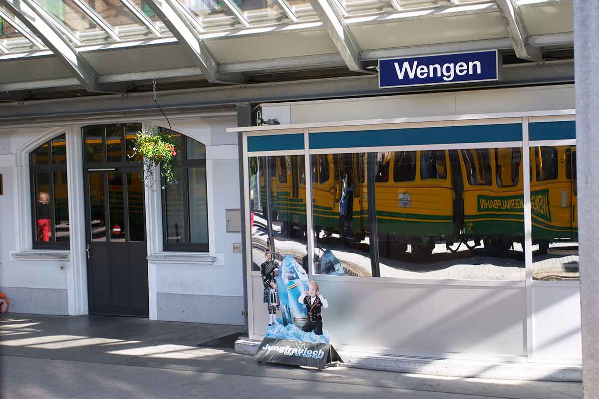 jungfrau railway at Wengen station