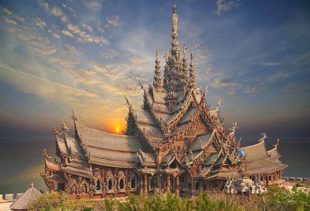 landmarks in thaii sanctuary of truth pattaya