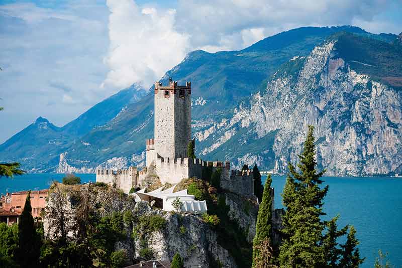 landmarks italy lake garda scaligero castle