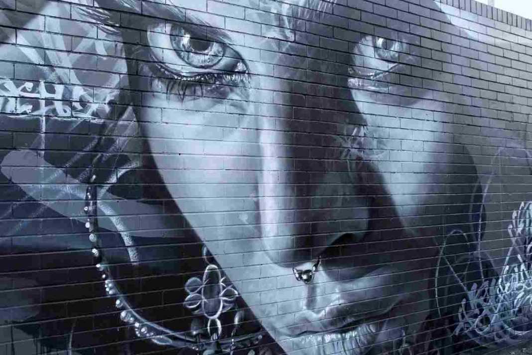 Where To See The Best Street Art In Melbourne In 2024   Laneway Melbourne 1068x712 