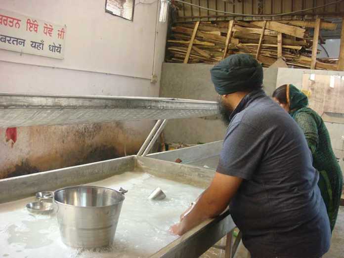 Langar Etiquette in India - 10 tips on how to visit like a local