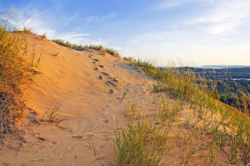 michigan state famous landmarks sleeping bear dunes