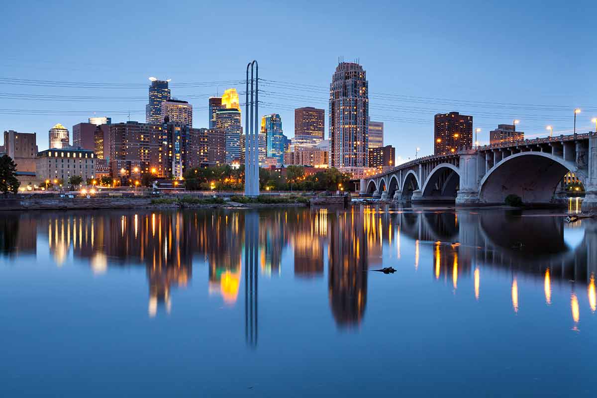 Twin Cities Tour & Mississippi River Cruise