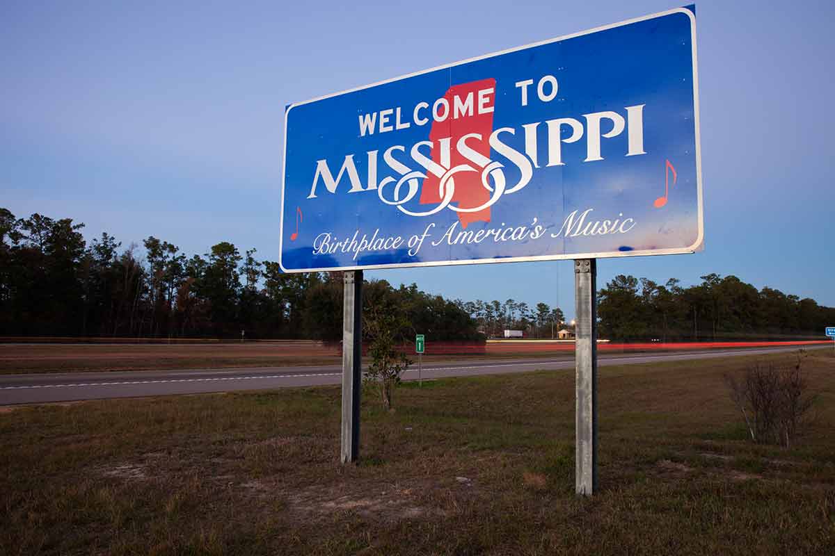 mississippi landmarks sign that says welcome to Mississippi, the birthplace of America's music