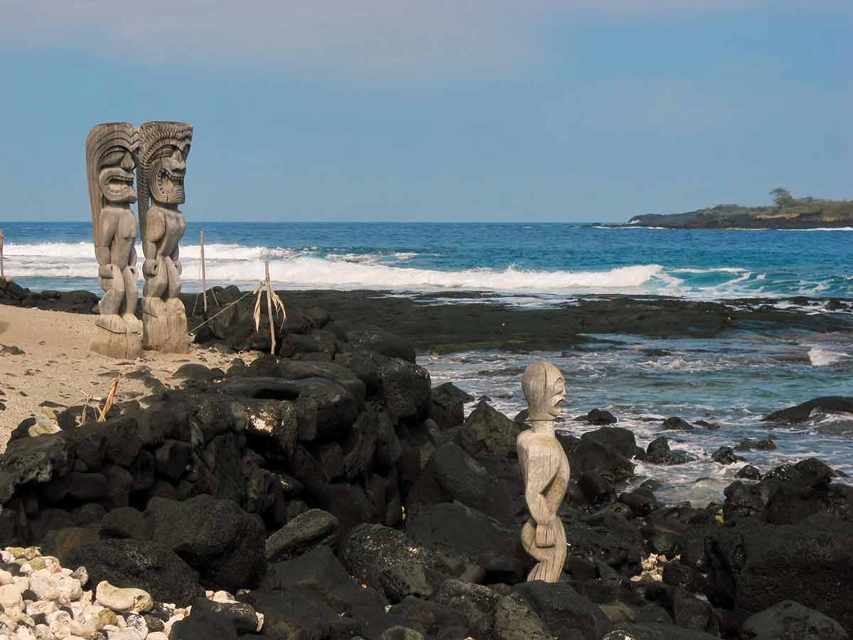 national parks in hawaii wooden carvings ofHawaiian gods