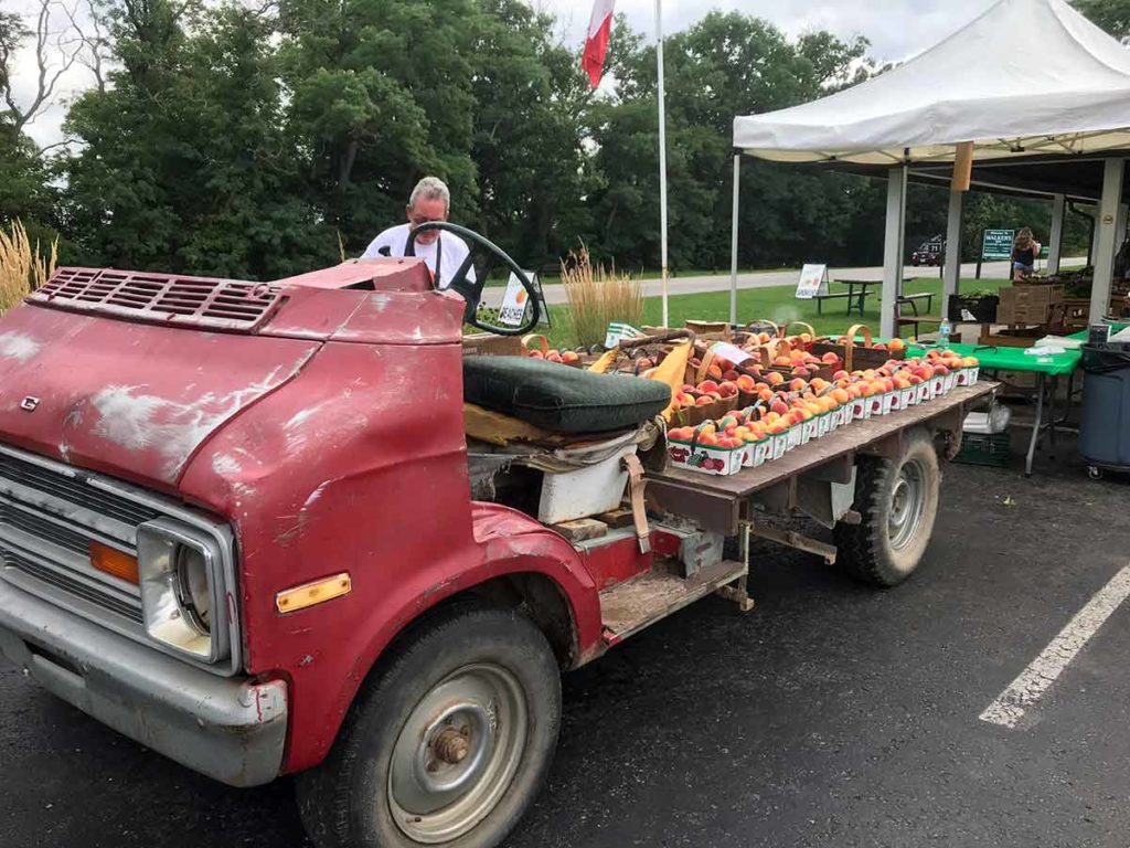 niagara on the lake fruit truck