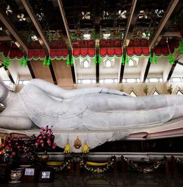 Reclining Buddha in nong khai