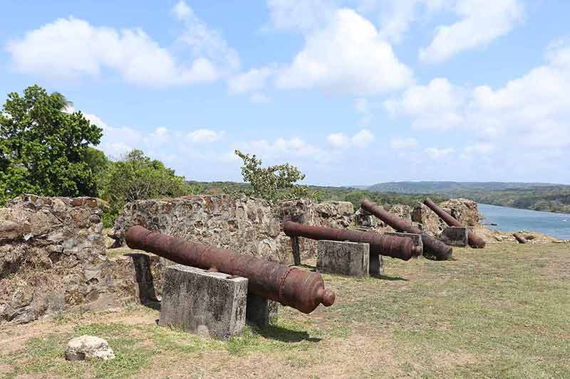 panama historical landmarks old cannons by the water