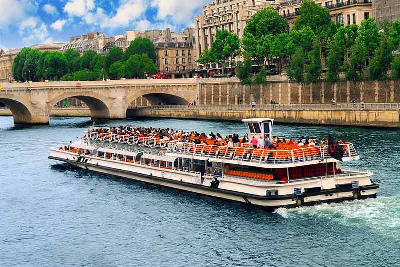 Paris: 1 Hour River Seine Cruise