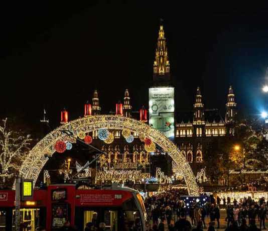 romantic Christmas in Vienna night lights