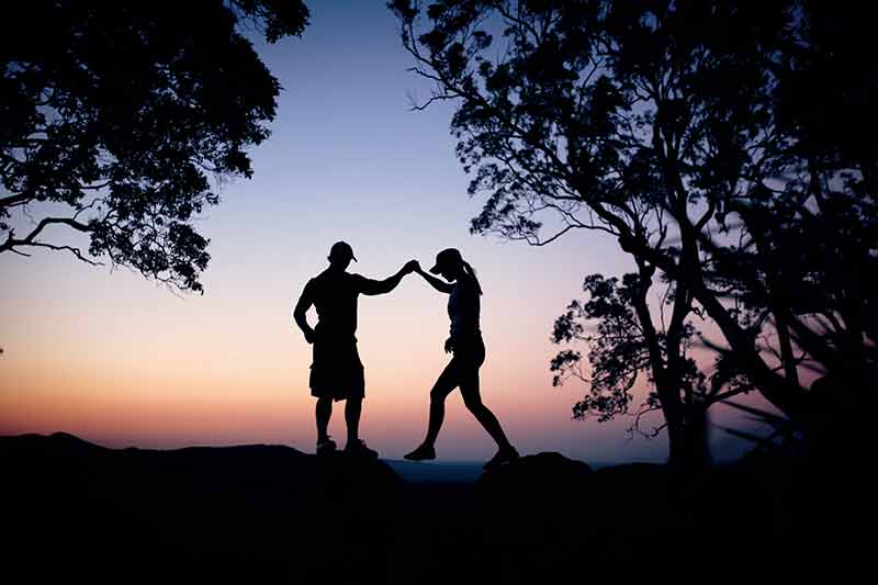 romantic things to do in brisbane - couple at mt nebo