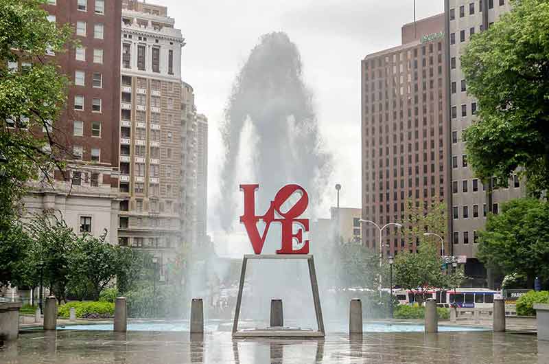 romantic things to do in philadelphia at night Love sign