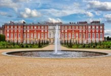 London Landmarks Every First-Time Visitor Must See royal london landmarks hampton court