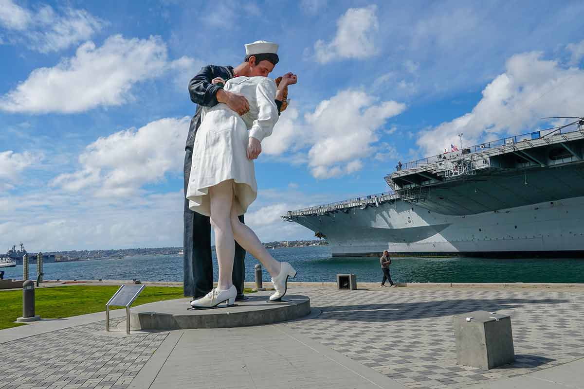 san diego famous landmarks Kissing sailor statue
