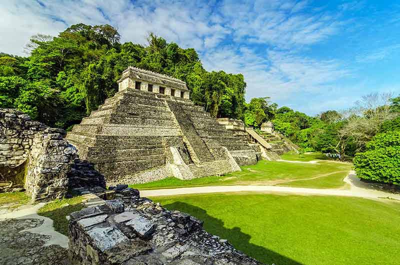 temples in palenque mayan ruins