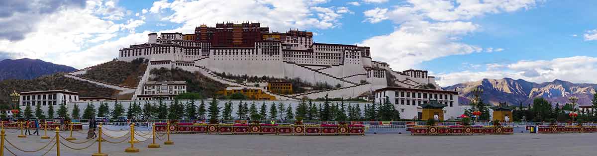 the best time to visit China Potala palace in Lhasa