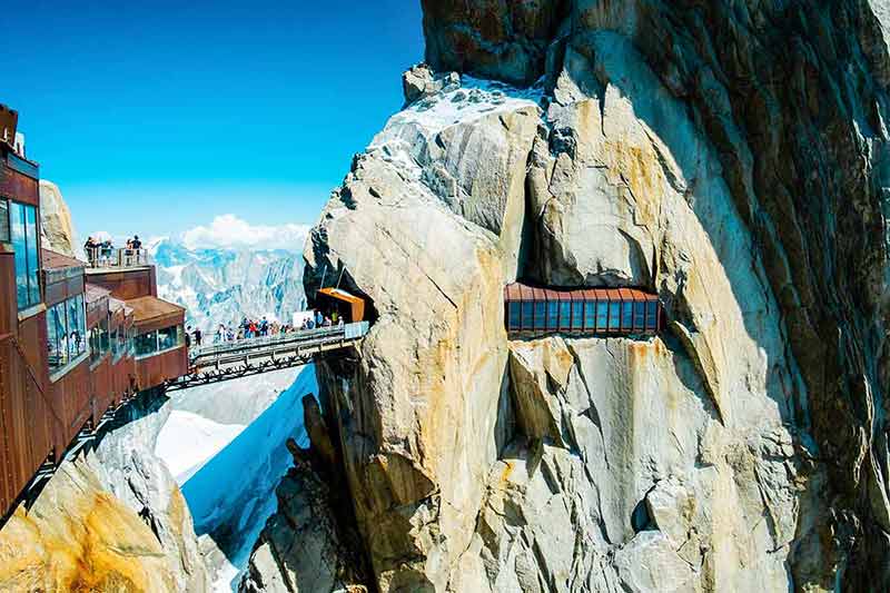 the most dangerous bridges in the world Aiguille du Midi footbridge in Alps