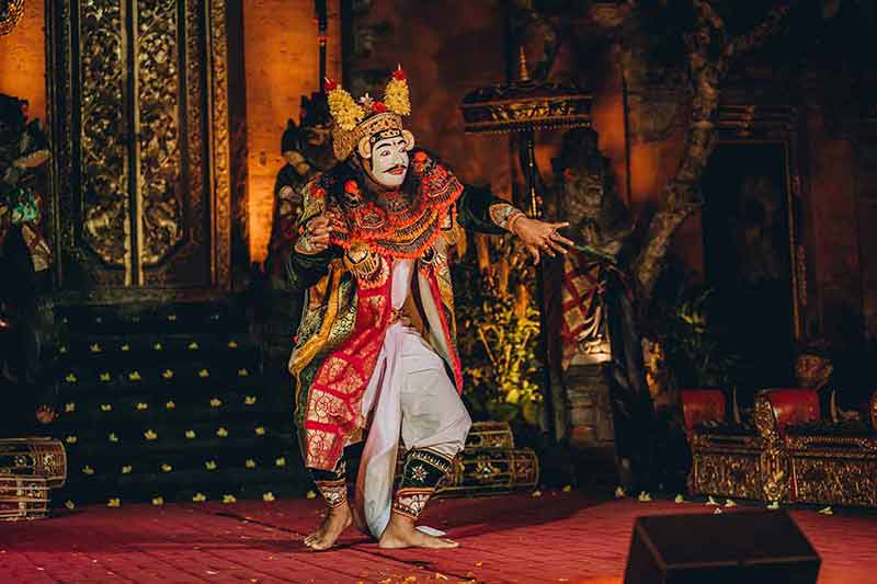 Ubud: Kecak Dance and Royal Balinese Resort Dinner Ticket