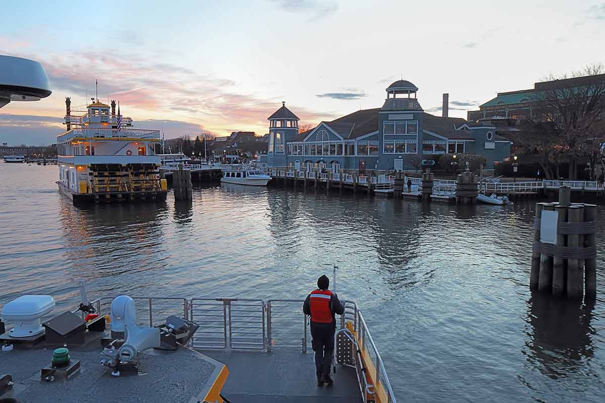 things to do in alexandria va waterfront