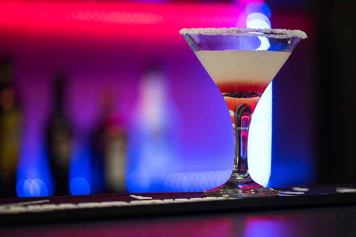 things to do in beverly hills this weekend Cocktail on the bar