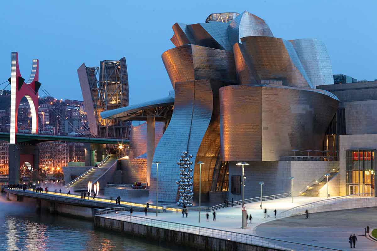 Guggenheim Museum in Bilbao hings to do in bilbao