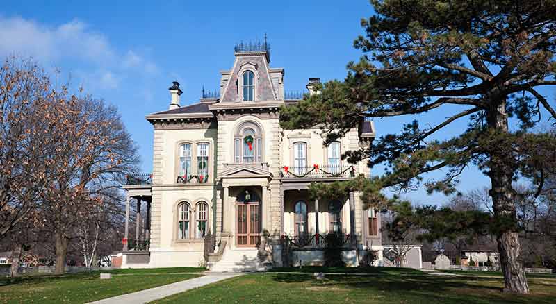 things to do in bloomington il David Davis Mansion