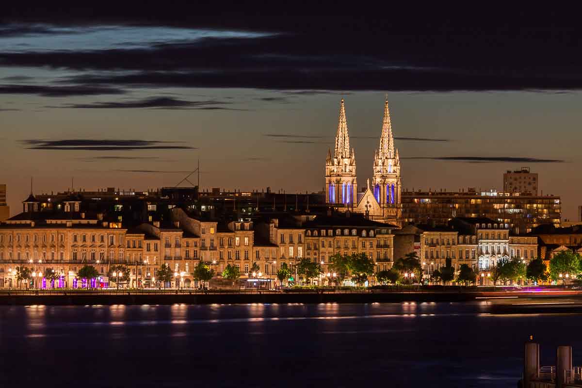 skyline of bordeaux at night