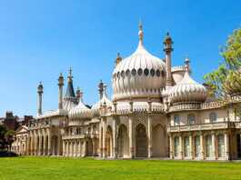 Brighton Royal Pavilion against a blue sky