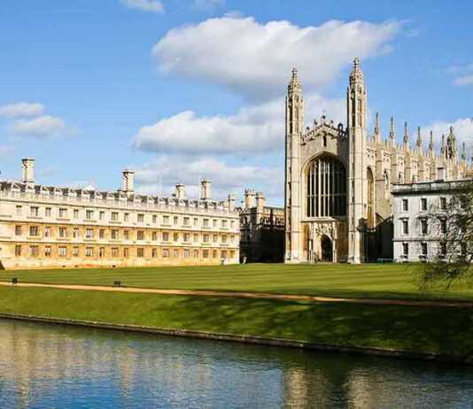Kings College Cambridge across the river on a blue-sky day