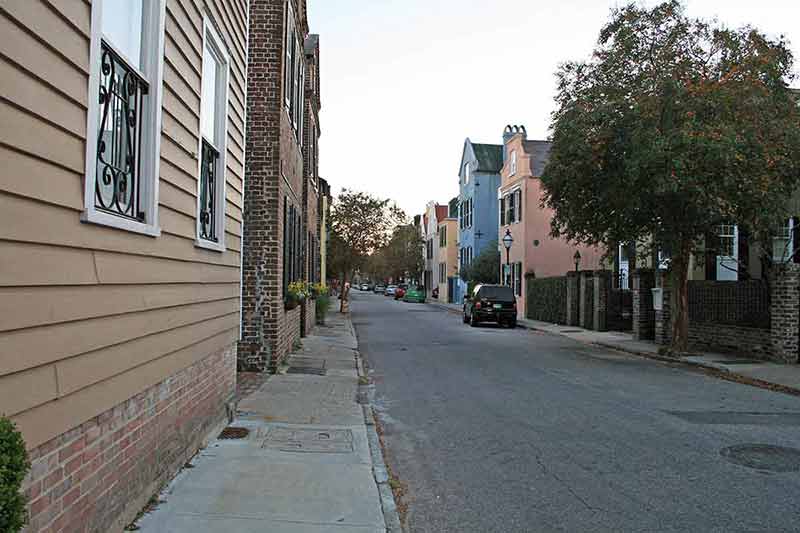 Hidden Alleyways and Historic Sites Small Group Walking Tour