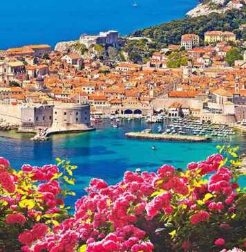 things to do in dubrovnik Historic town of Dubrovnik panoramic