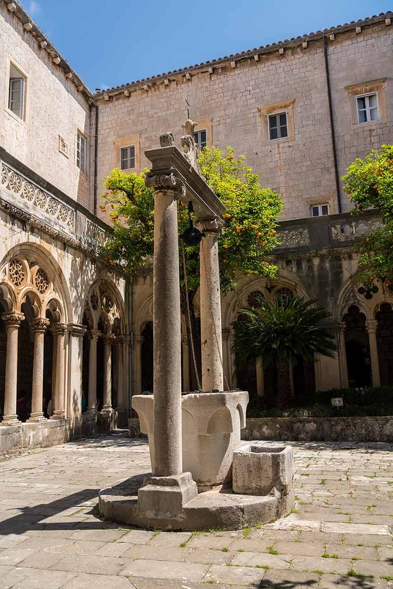 things to do in dubrovnik old town well and cloisters