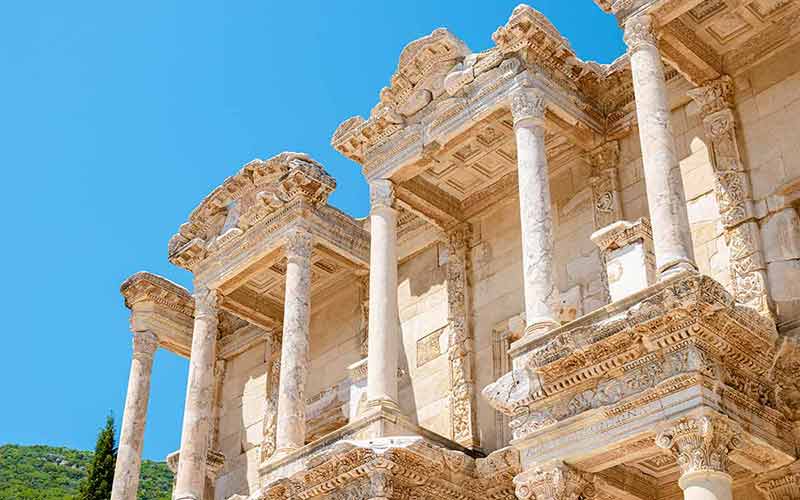 things to do in ephesus turkey beautiful sunny day at the ruins of Ephesus