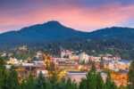 20 Things To Do In Eugene, Oregon for Nature, Culture and Craft Beer Fans things to do in eugene today dusk view