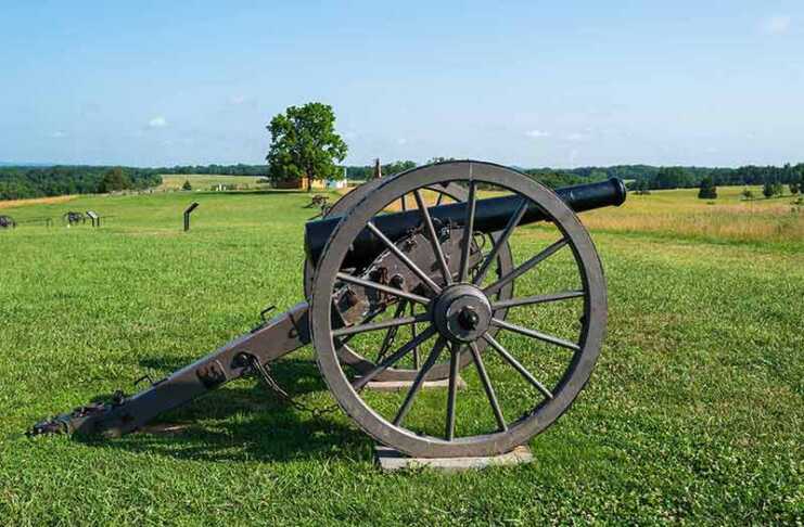 20 Things To Do In Fairfax, Virginia for History Buffs and Foodies things to do in fairfax va Wide angle photo of a cannon