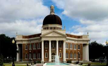 20 things to do in Hattiesburg MS that are worth your time historic building with grey dome and fountain